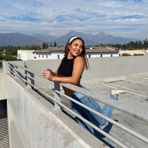 Meet your Posher, Alyssa